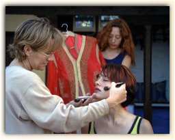 <font size="+2">maquillaje</font>